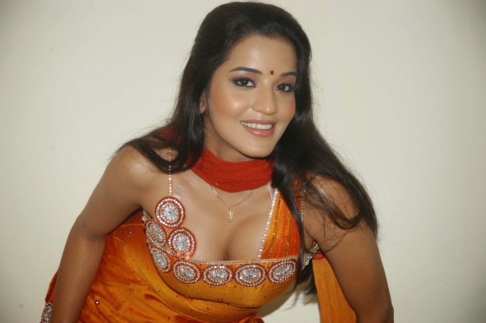 Celebrity trends photography: Hot bhojpuri actress monalisa photos gallery