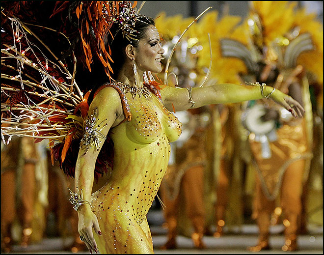 http://4.bp.blogspot.com/-sqTrUE_uA34/Tj5NEOFWP-I/AAAAAAAAAU8/PBA0eyzYXnw/s1600/Rio-de-Janeiro-Carnival-Brazil_Colourful-festival_5597.jpeg