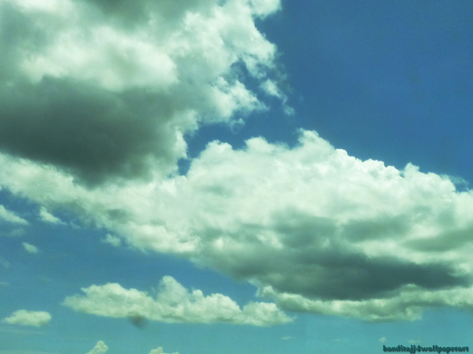 http://4.bp.blogspot.com/-sr4fWhsOdCc/TviMSe4wgNI/AAAAAAAABG4/TLltjfUGZ1A/s1600/clouds-photos-wallpaper-sky-blue.jpg