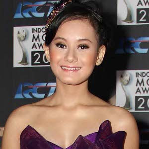 Dinda Hauw Dinda Hauw