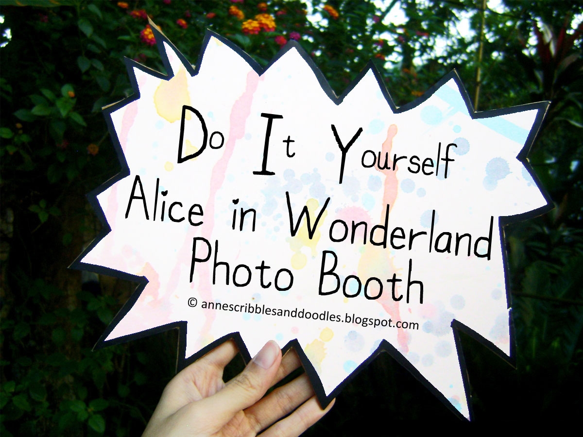 DIY Alice in Wonderland Photo Booth