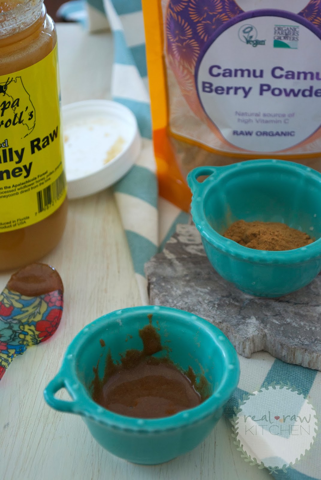 real raw kitchen DIY Vitamin C face mask from Detox Your World