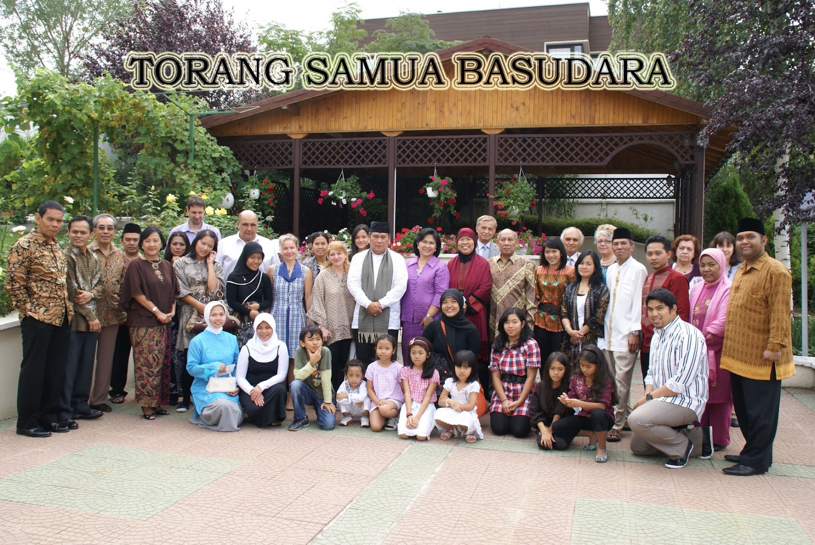 Blog Romy Mamahit: Kerukunan Masyarakat dan Semboyan "Torang Samua