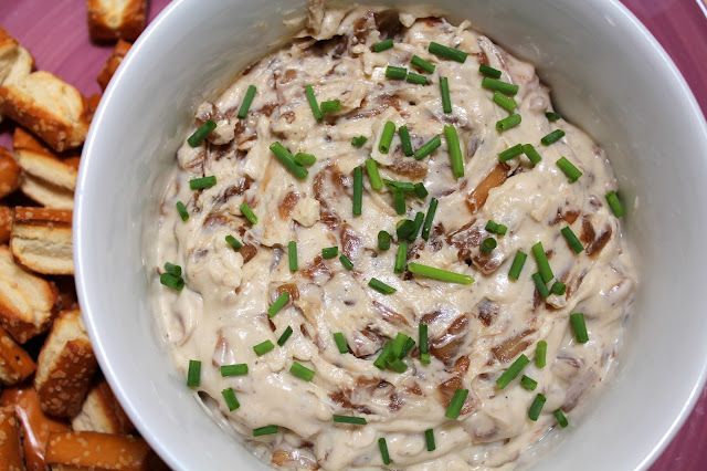 Dairy-Free French Onion Dip from dontmissdairy.com