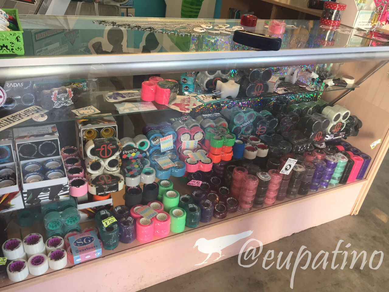 Patinando e Cantando Tudo sobre a Moxi Skates Shop