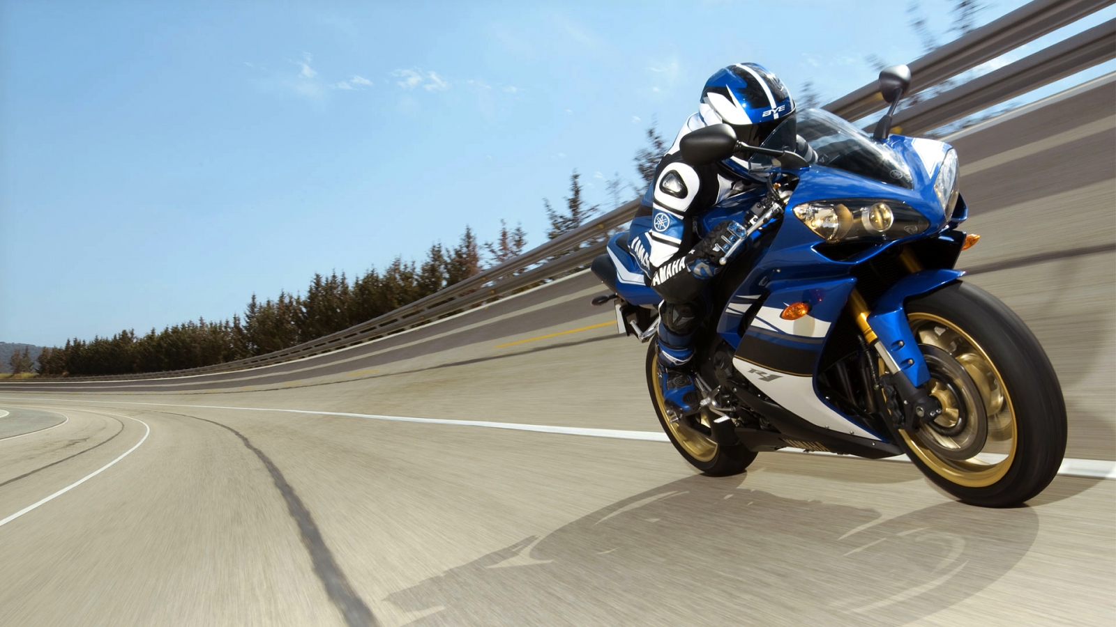 http://4.bp.blogspot.com/-sunClHWiEjA/T3Vs55Pdp4I/AAAAAAAAGjY/1w3cLE129aA/s1600/Yamaha%2BYZF-R1.jpg