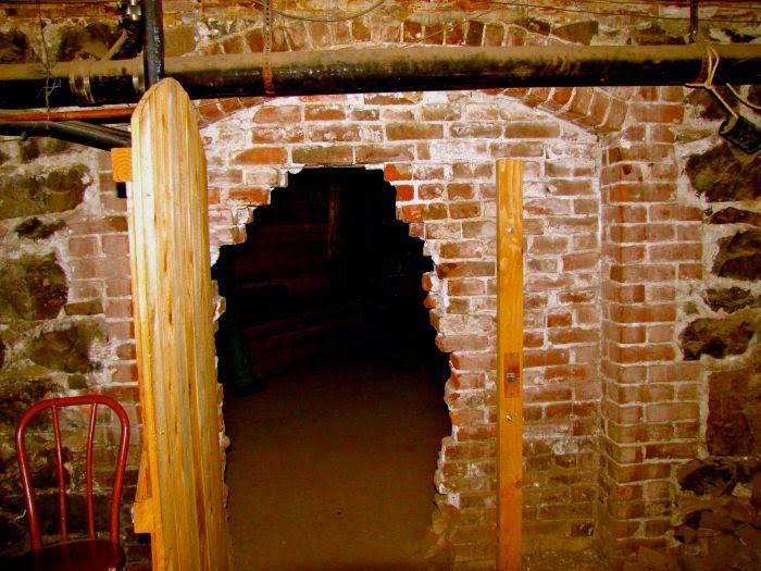 The mysterious Shanghai Tunnels in Portland, Oregon, USA Tourist