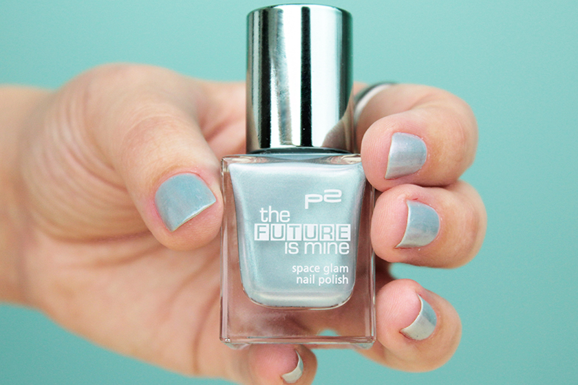 P2 the future is mine Nagellack getragen