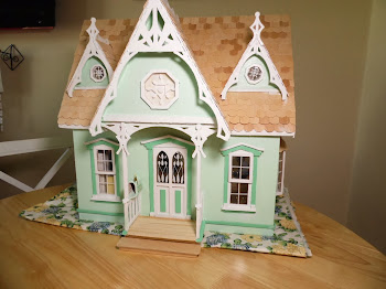 The Dollhouse is finished!