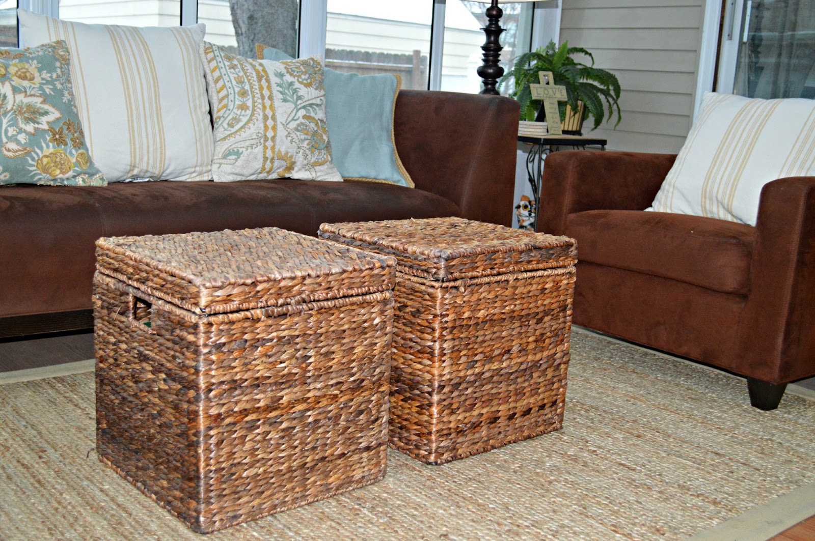 basket table living room