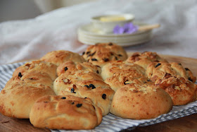 Paasbreekbrood met kaneel-amandelspijs - www.desmaakvancecile.com