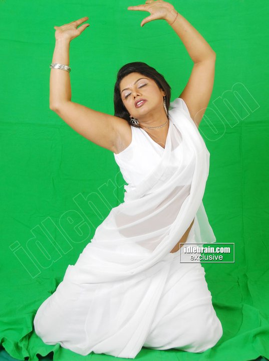Tamil masala b grade movie starred by the sexy actress Swati Verma