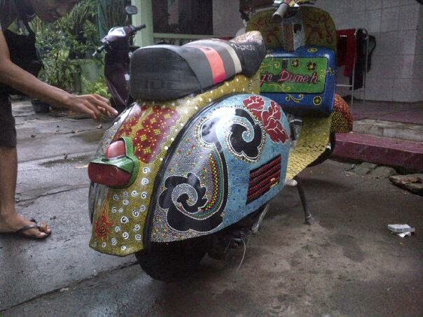 Modifikasi Vespa Airbrush koleksi foto vespa airbrush batik keren unik variasi Modifikasi Vespa Airbrush koleksi foto vespa airbrush batik keren unik variasi