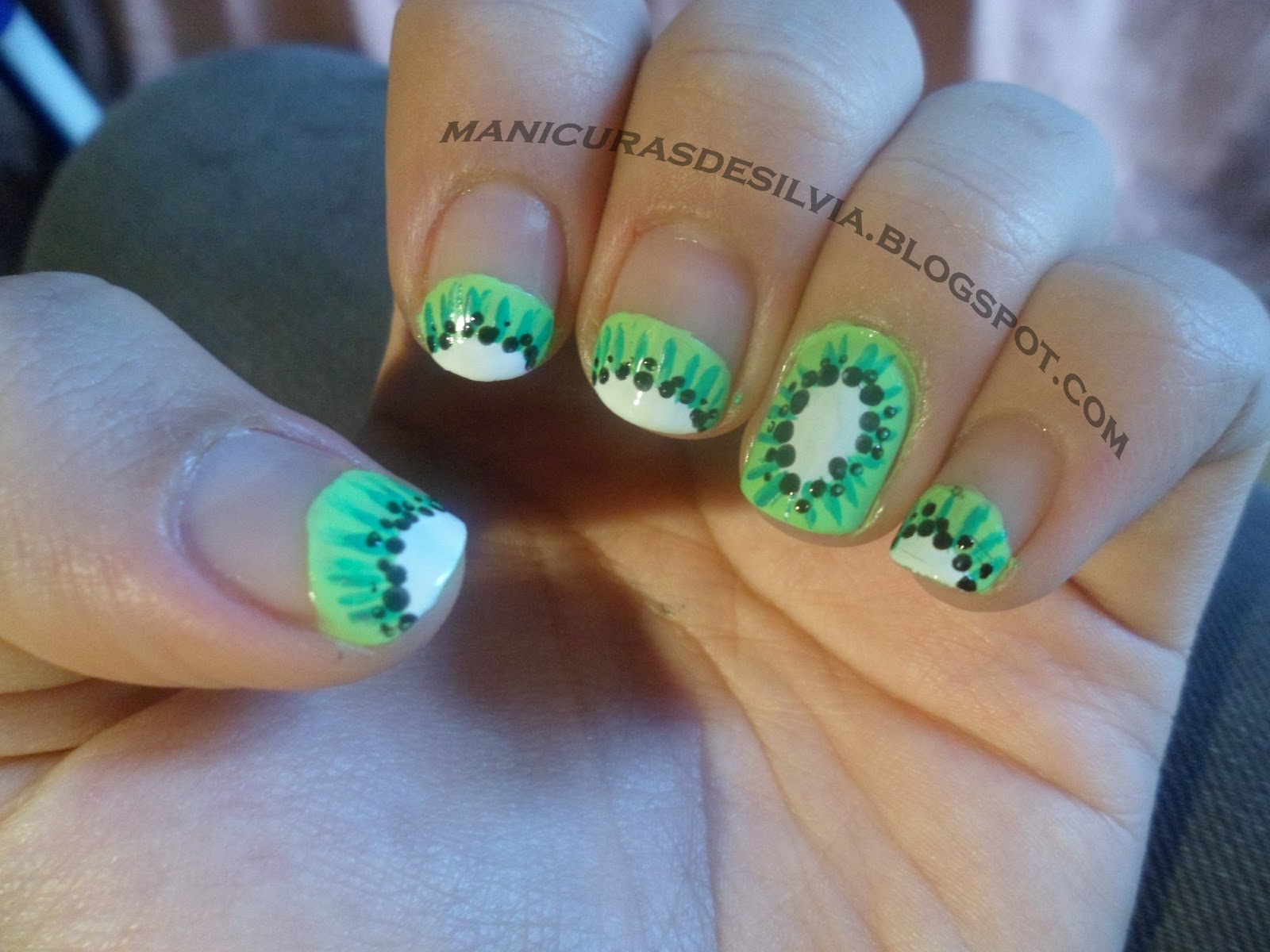 Manicuras de Silvia Uñas Kiwi (Kiwi nails)