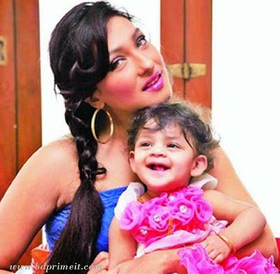Rituparna Sengupta with her daughter