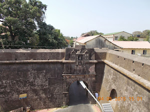 Entrance gate to Moti Daman Fort from the South End .
