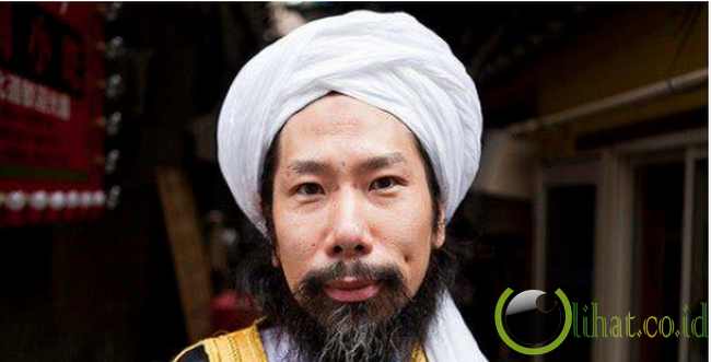 Taki Takazawa, mantan tukang tato Yakuza jadi imam masjid di Jepang 