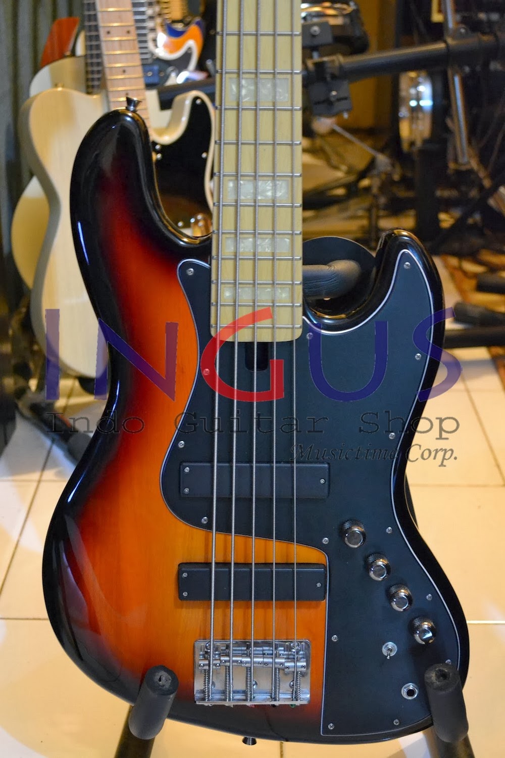 Jual Gitar Fender Bass Sunburn Custom (5strgs)