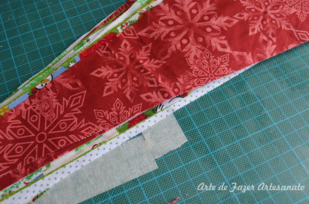 meus 22 tecidinhos já cortados para a saia da árvore de natal meus 22 tecidinhos já cortados para a saia da árvore de natal