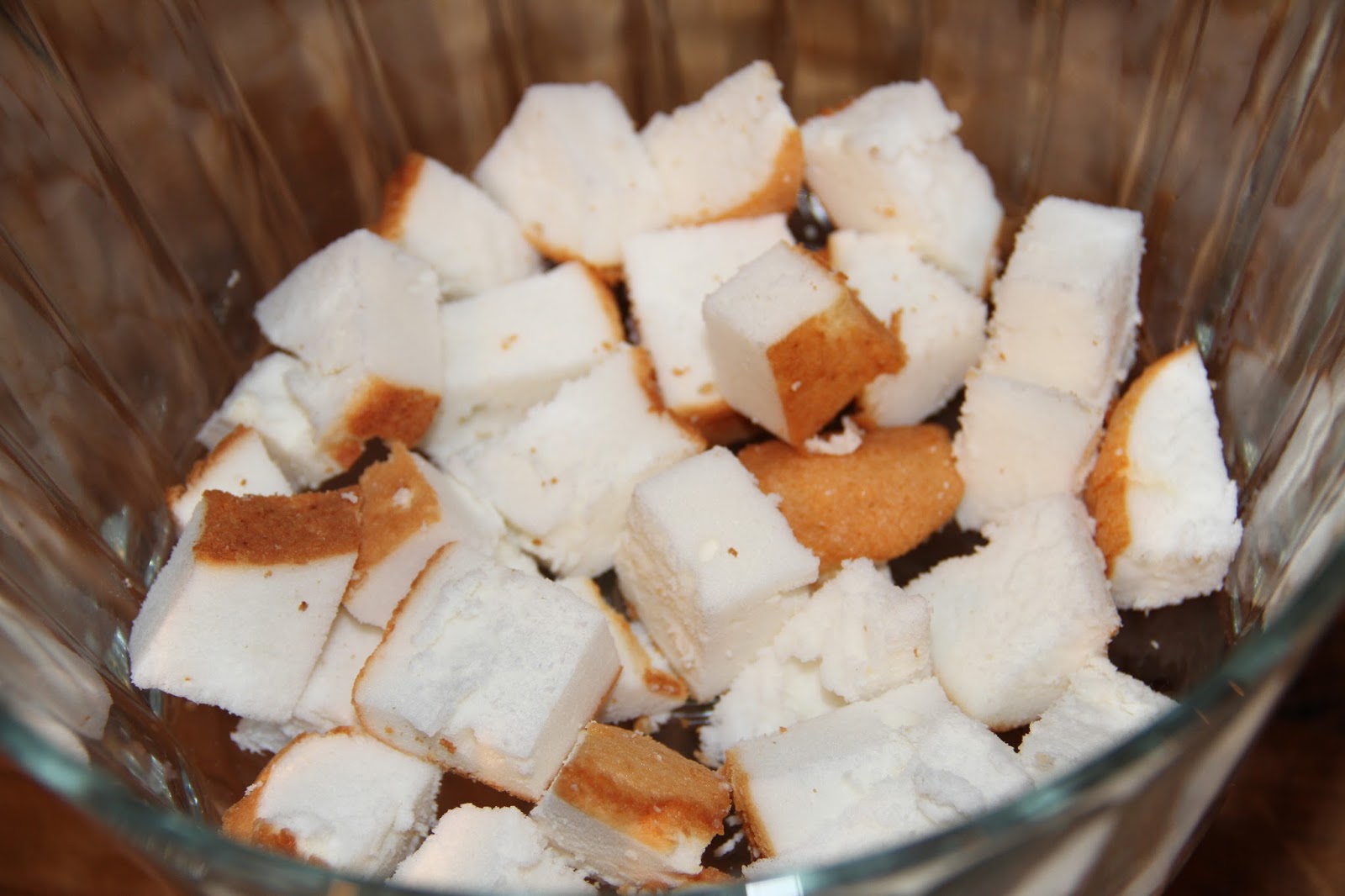 Deep South Dish Punch Bowl Strawberry Lush Angel Cake