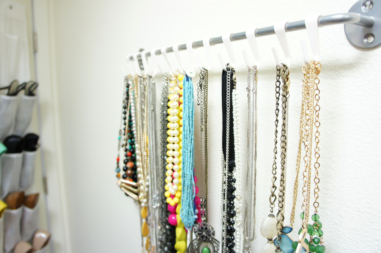Pretty Dubs ORGANIZING NECKLACES