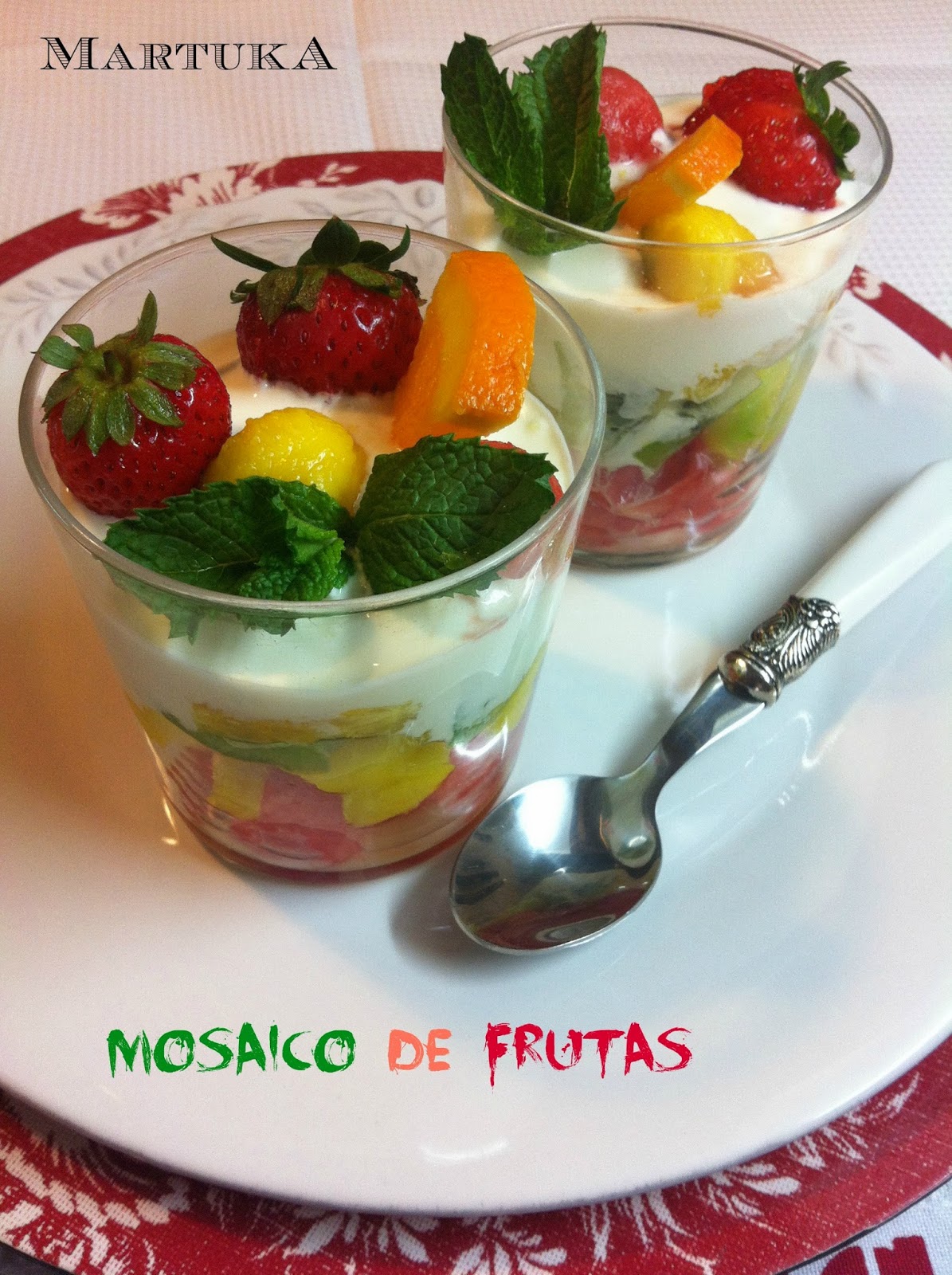 Las recetas de Martuka Mosaico De Frutas Con Yogur Griego