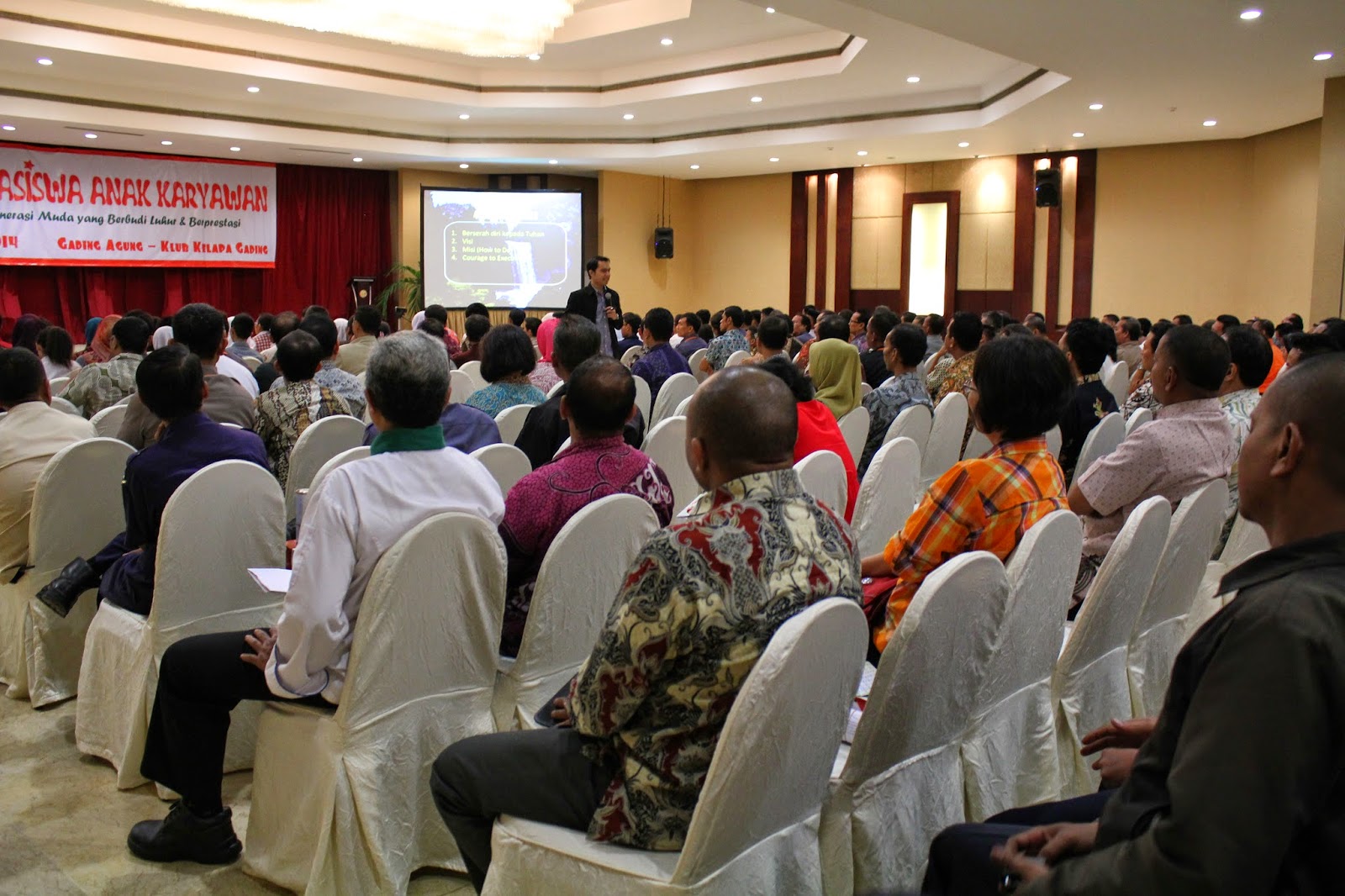 seminar wirausaha motivator nasional muda termuda indonesia pengusaha entrepreneur sukses training motivasi mahasiswa kampus inspirator seminar wirausaha motivator nasional muda termuda indonesia pengusaha entrepreneur sukses training motivasi mahasiswa kampus inspirator