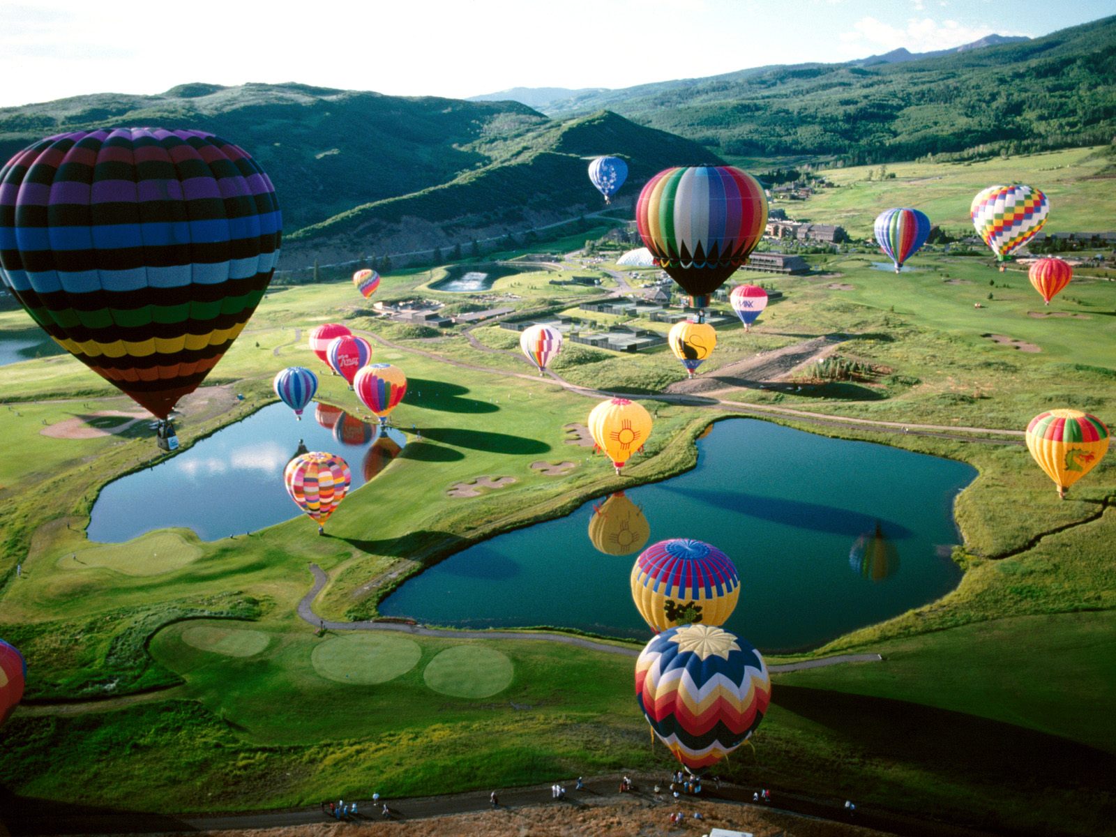 http://4.bp.blogspot.com/-t2cEZTP8Gm0/Tll6B3OtHPI/AAAAAAAAATo/11anqYkxVhs/s1600/Up%2Band%2BAway%252C%2BSnowmass%2BBalloon%2BFestival%252C%2Bnear%2BAspen%252C%2BColorado.jpg