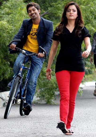 varunsandesh-nisha-agarwal-saradaga-ammaitho-movie-stills6 varunsandesh-nisha-agarwal-saradaga-ammaitho-movie-stills6
