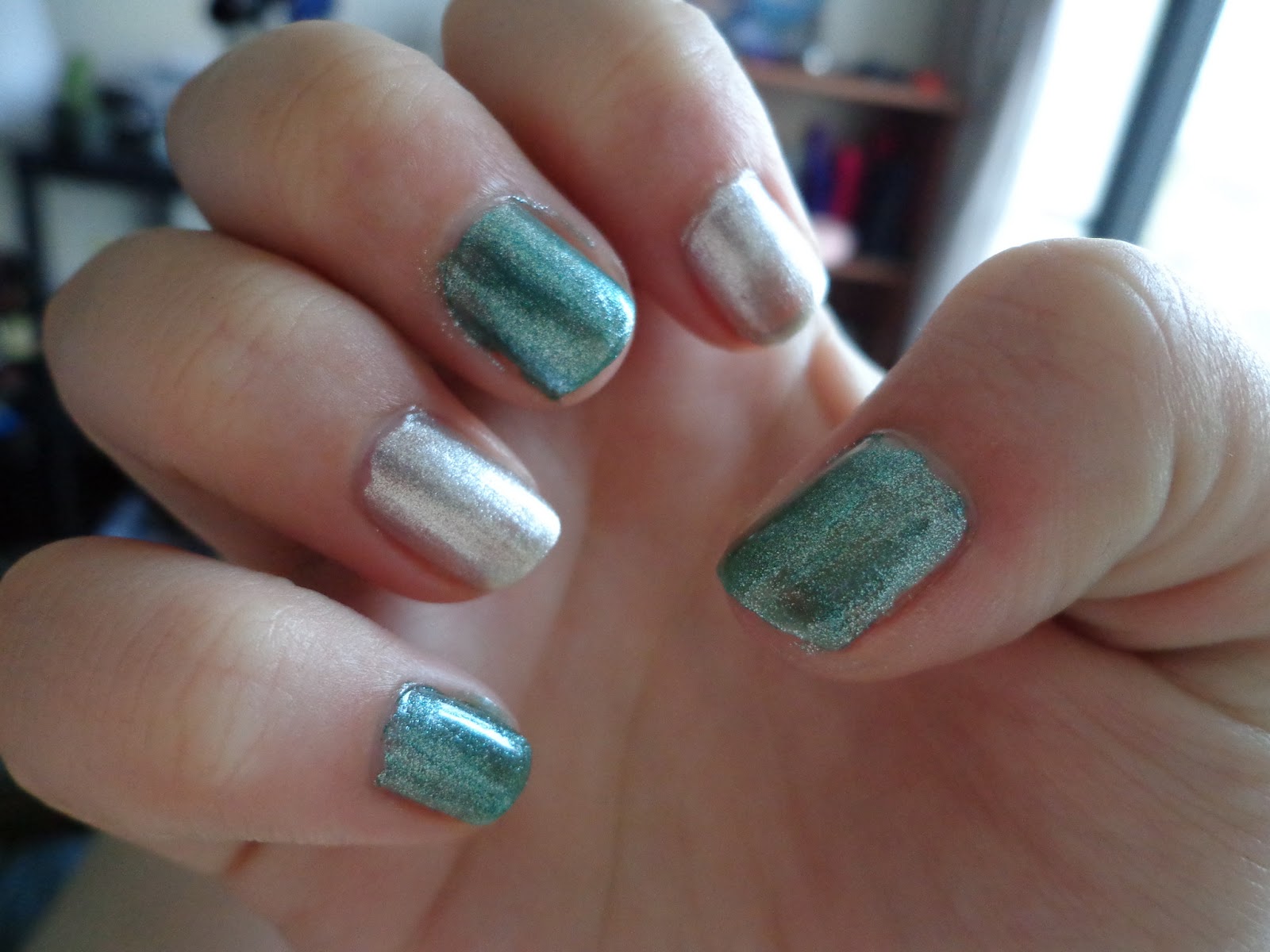 Vulpix's Nails Outline Nails