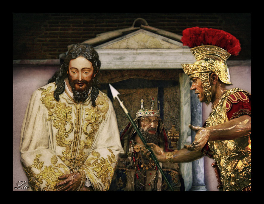Sevilla de la C/ Sierpes, semana santa sevilla 2010 salida de las tres caidas de triana. Sevilla de la C/ Sierpes,