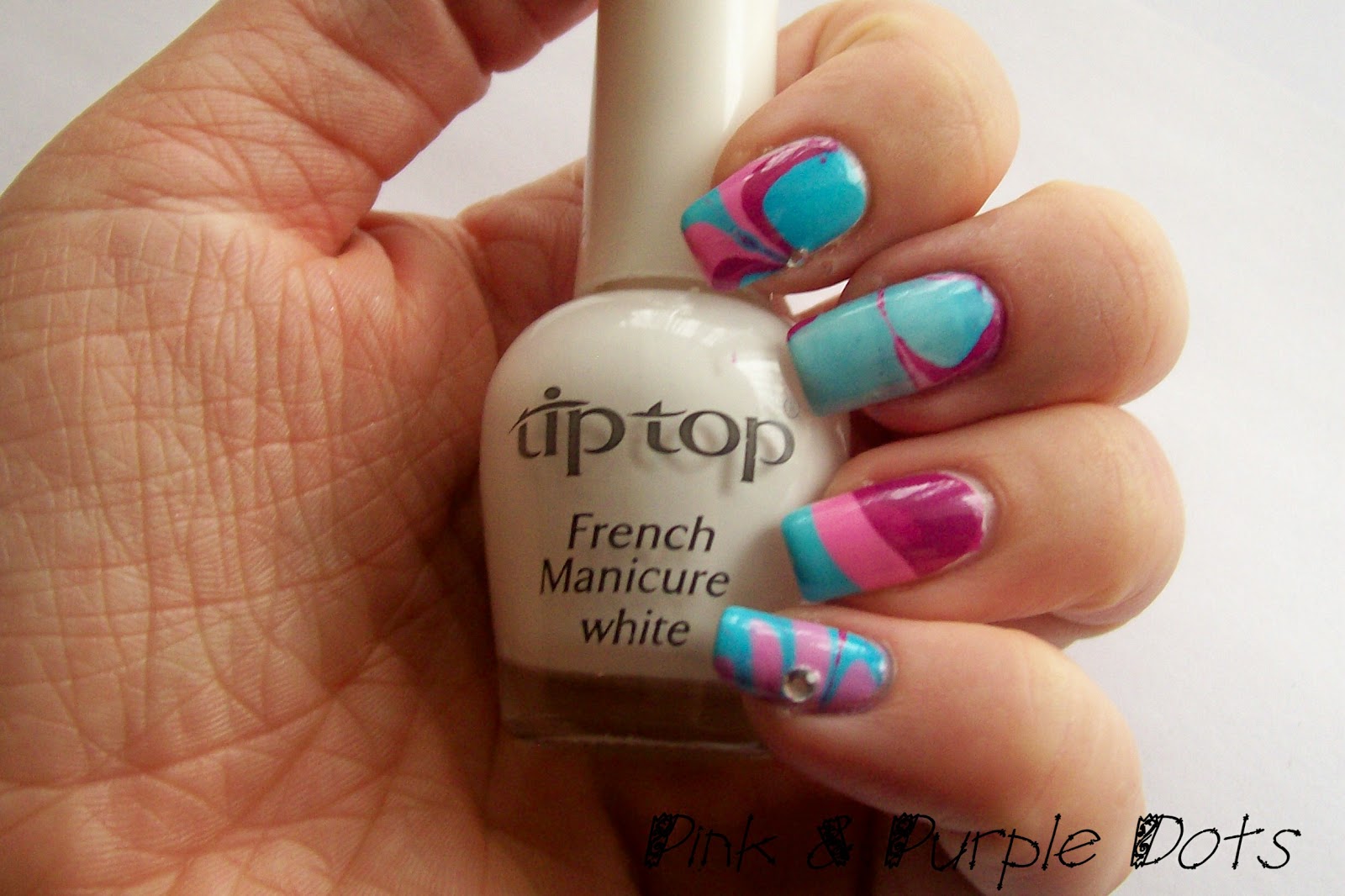 http://4.bp.blogspot.com/-t3ilk4iIepY/ULuQCwMLzLI/AAAAAAAAC74/yM_HXrNpvW8/s1600/BlingyWaterMarble01.jpg