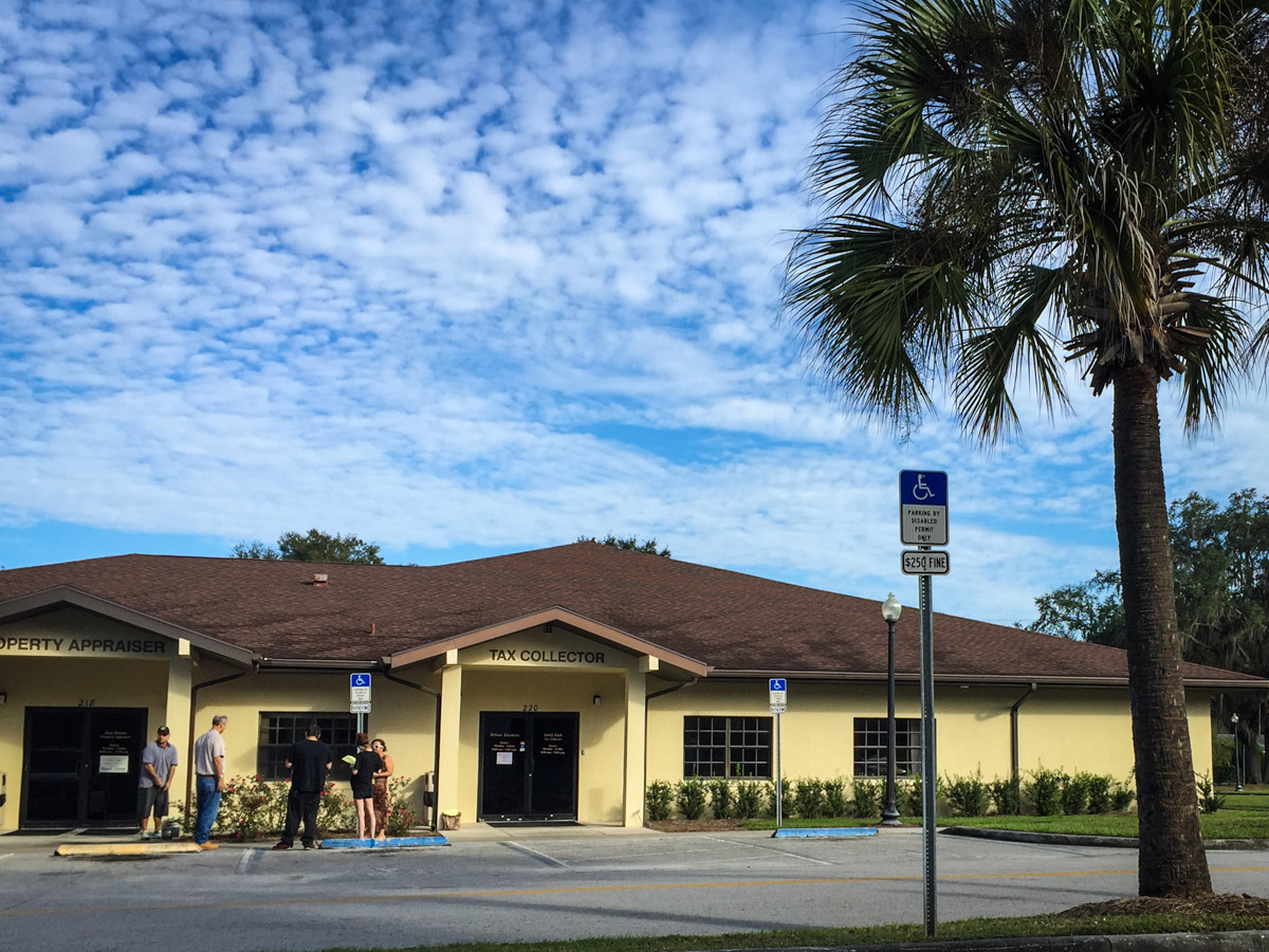 Winnie Views How to Move To Florida in 1 Hour