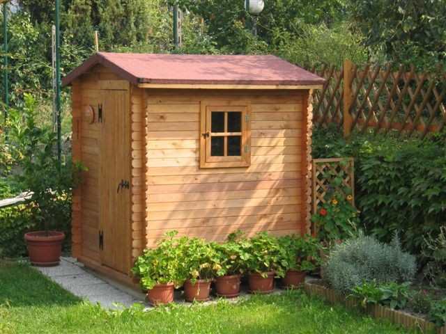 Casette da giardino: casetta per attrezzi in legno o pvc? Casetta attrezzi da giardino