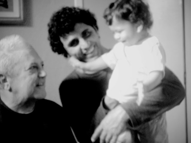 Família. Minha família me faz feliz. Na maioria das vezes.