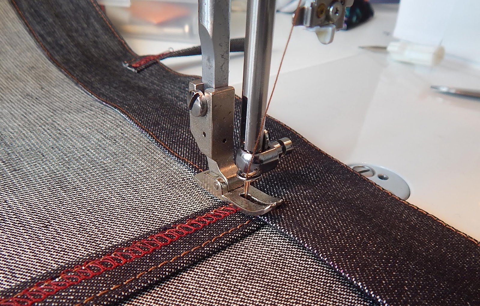 Lockstitch and Two Smoking Needles Sewing Tutorial Attaching belt