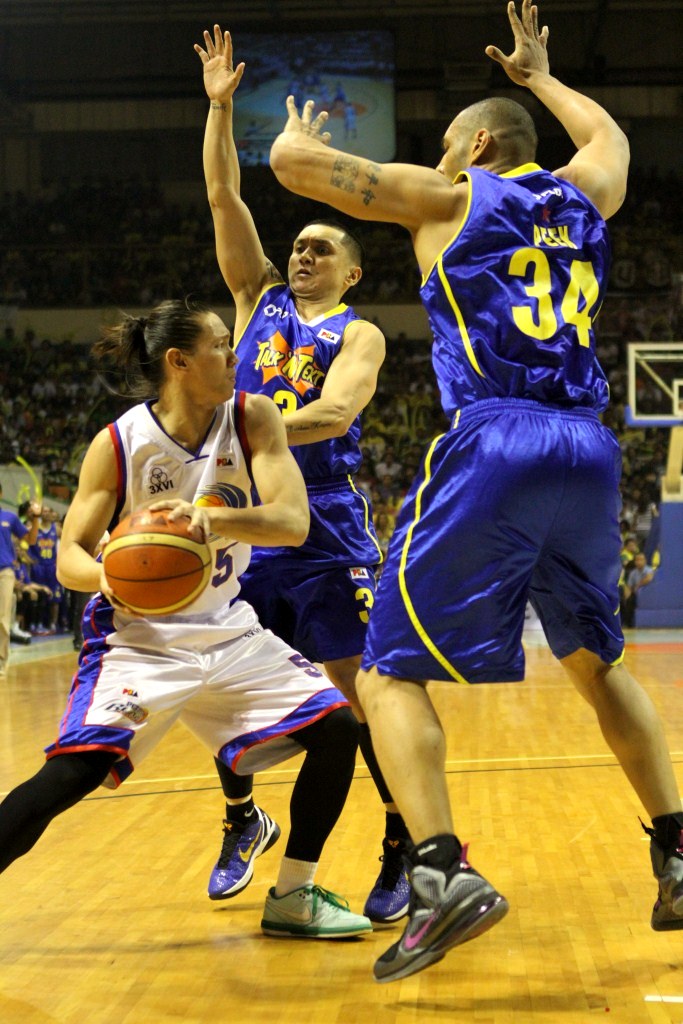Alex Cabagnot Images