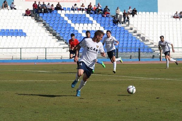 El UCAM Murcia vence con sufrimiento al Melilla (0-1)