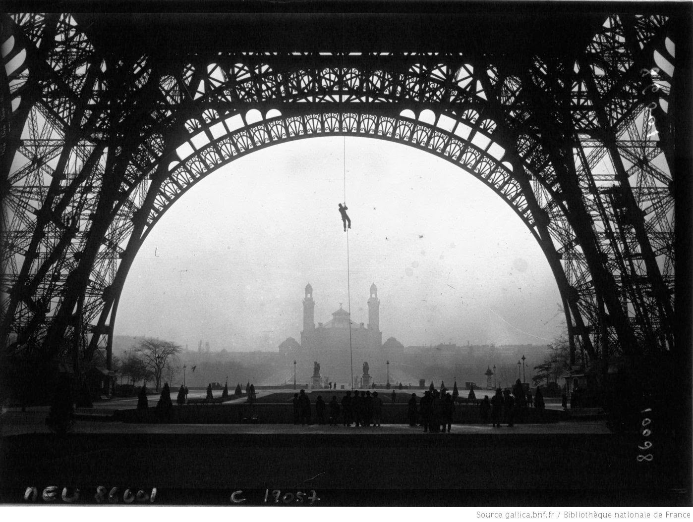 Stunning Image of Eiffel Tower in 1921 