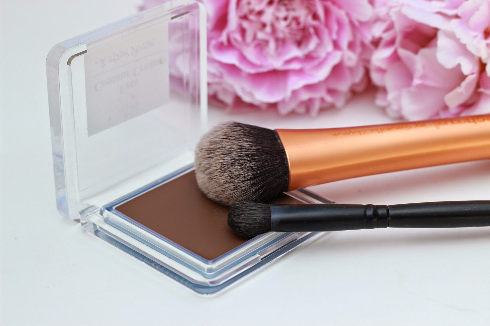 Sprinkles on a cupcake & Other Stories Face Contour Cream