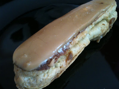 Where to find the best coffee eclair in Paris ? Le Boulanger de Monge