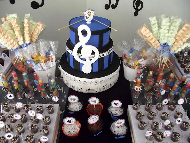 decoracao festa notas musicais:tema era musica já que ele com 9 anos de idade ja toca bateria e decoracao festa notas musicais:tema era musica já que ele com 9 anos de idade ja toca bateria e