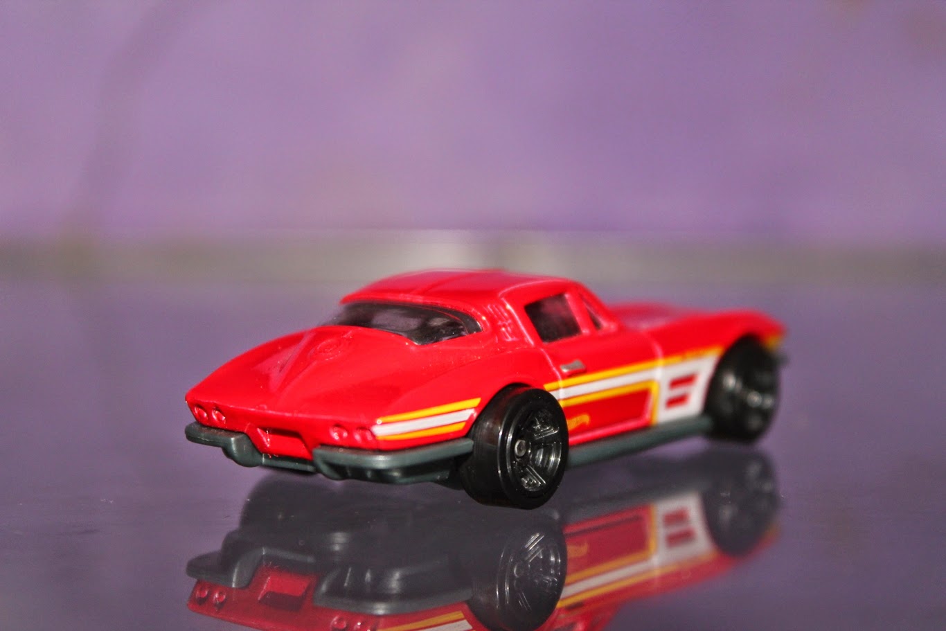 Hot Wheels : '64 Corvette Sting Ray.