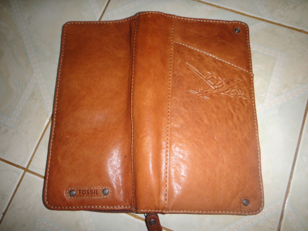 Original & Authentic BNWT Fossil Passport Travel Wallet