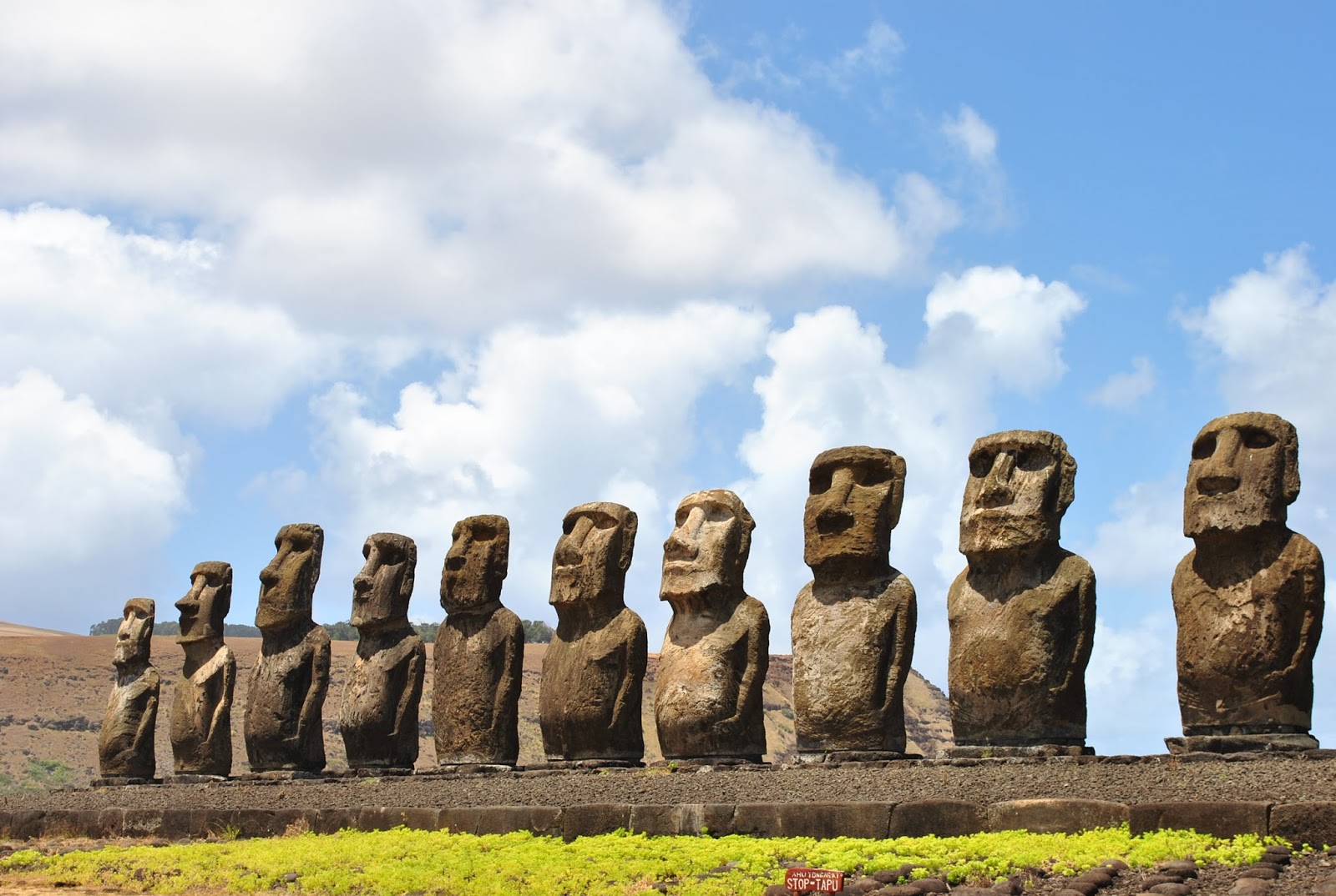 Viajes por el Mundo Volcán Rano Raraku, cuna de los moais.