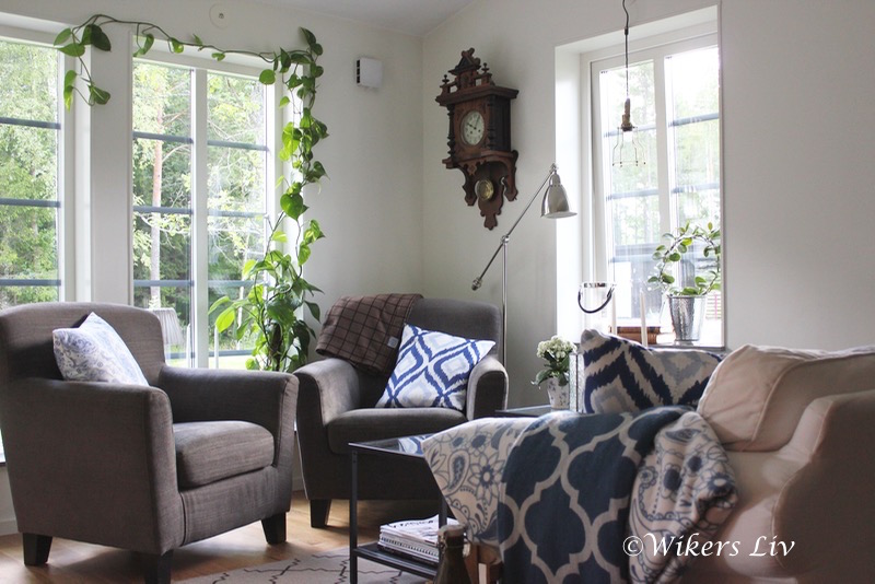 Wikers liv: nya kuddar i blått. köpta och diy.