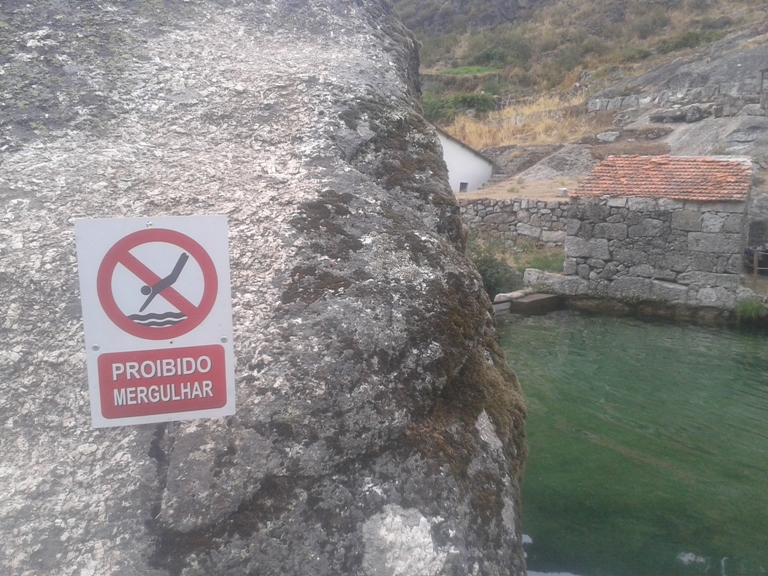 Proibido Mergulhar
