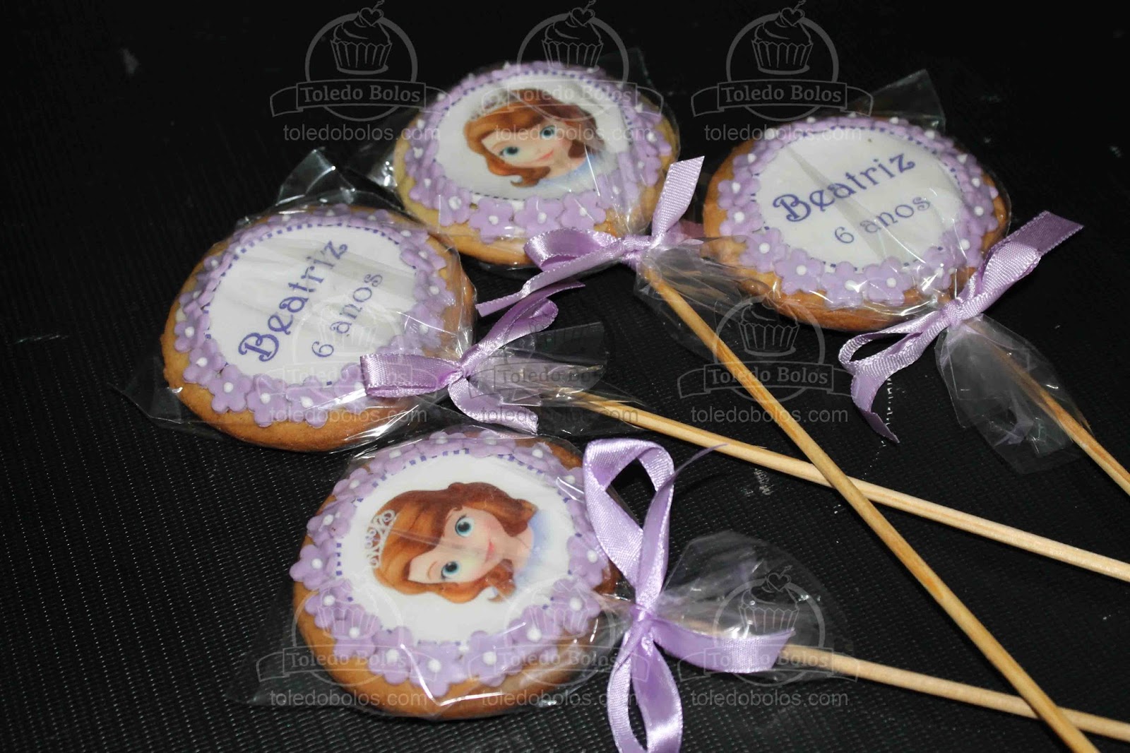 Toledo Bolos - Bolos decorados, Cupcakes e Doces personalizados para sua  festa no Rio de Janeiro: Bolo Princesa Sofia