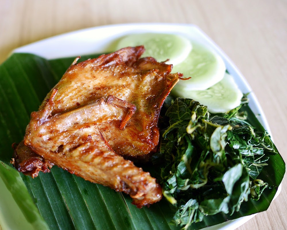 Ayam Geprek Istimewa Bogor | HeyTheresia - Indonesian Food & Travel Blogger