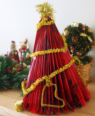 folded paper christmas tree craft for kids